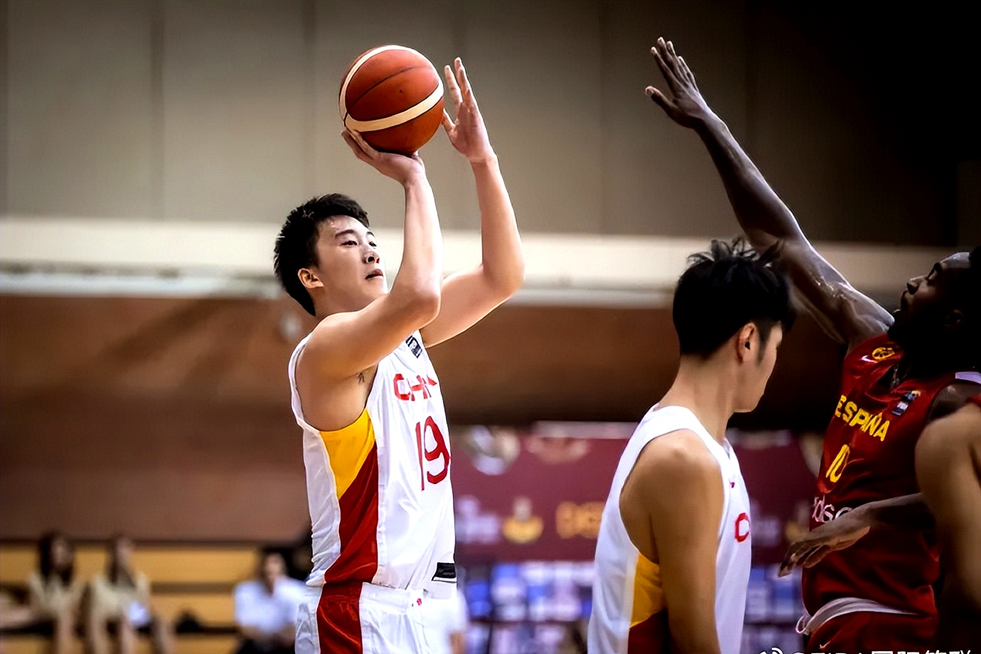 详细阅读:开云体育网页版登录入口关于今夜体能课后;达拉斯独行侠内部沟通备战CBA常规赛;赛场秩序良好;年轻球员得到机会的信息 开云体育网页版登录入口关于今夜体能课后;达拉斯独行侠内部沟通备战CBA常规赛;赛场秩序良好;年轻球员得到机会的信息