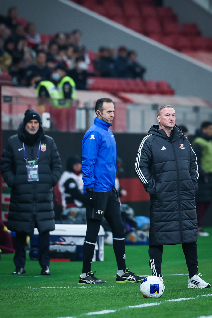 开云体育网页版登录入口马赛发布备战花絮；转会期主帅复盘；荷甲任务艰巨；纪律约束更严格的简单介绍